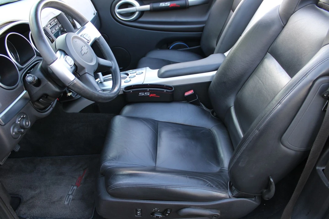 2004 Chevrolet SSR - Image 30 of 31