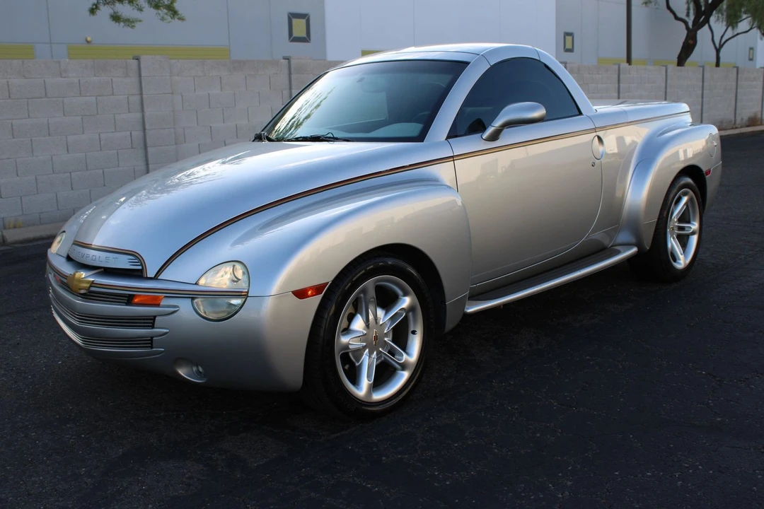 2004 Chevrolet SSR - Image 8 of 31