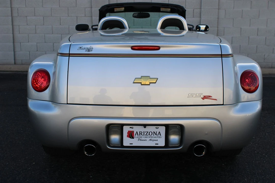 2004 Chevrolet SSR - Image 16 of 31