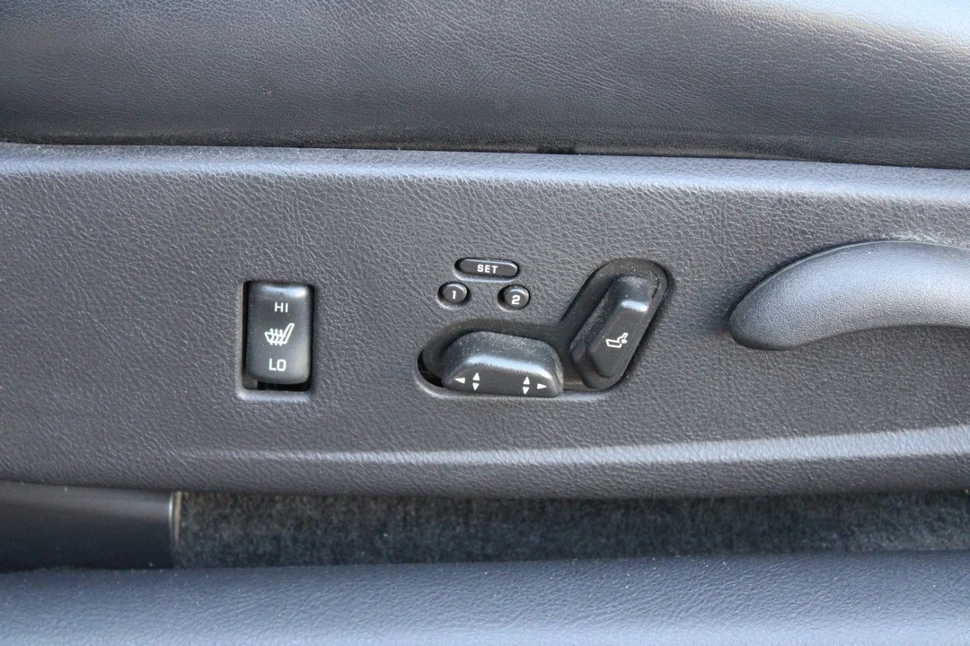 2004 Chevrolet SSR - Image 22 of 31