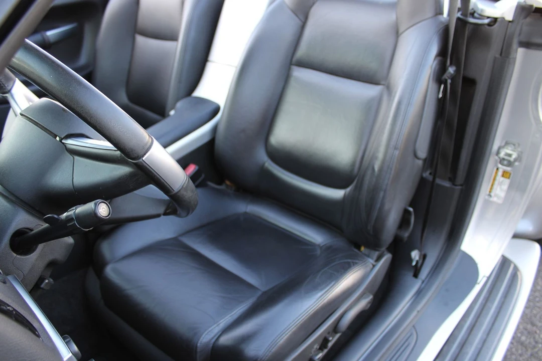 2004 Chevrolet SSR - Image 31 of 31