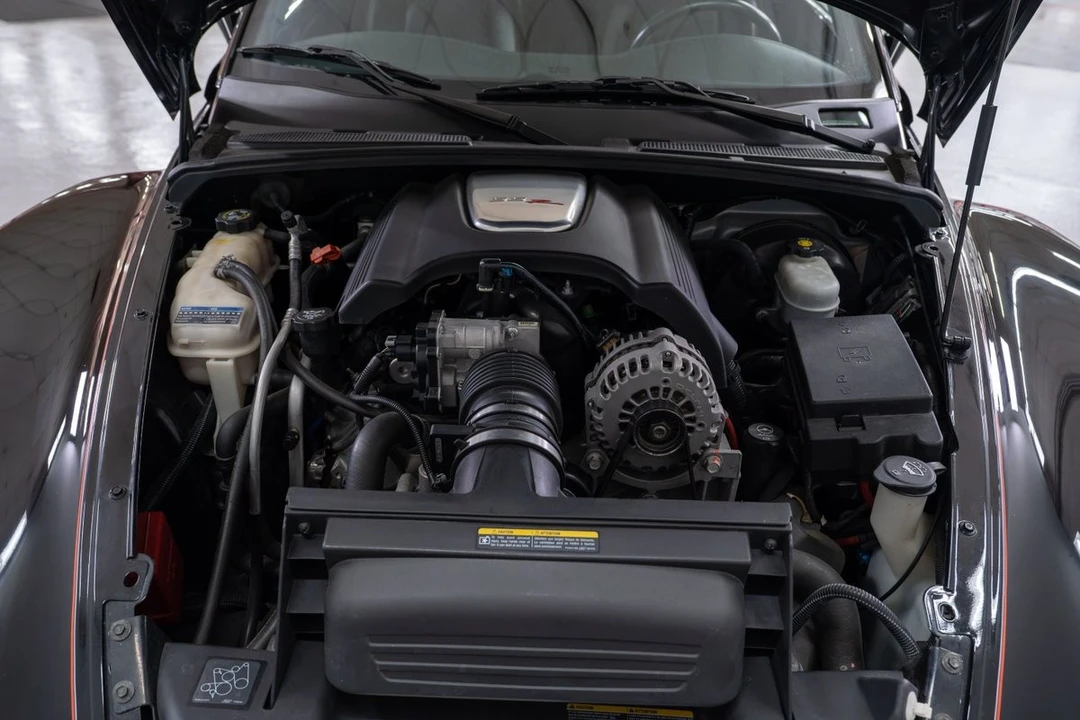 2004 Chevrolet SSR - Image 15 of 28