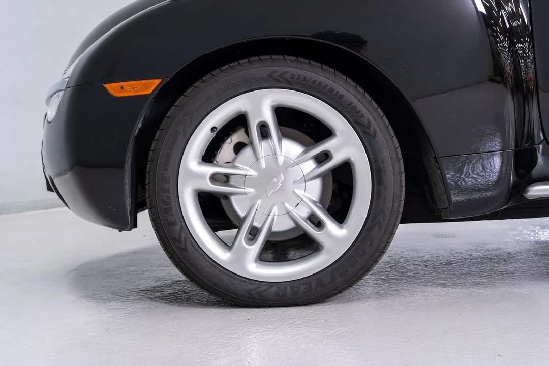2004 Chevrolet SSR - Image 24 of 28