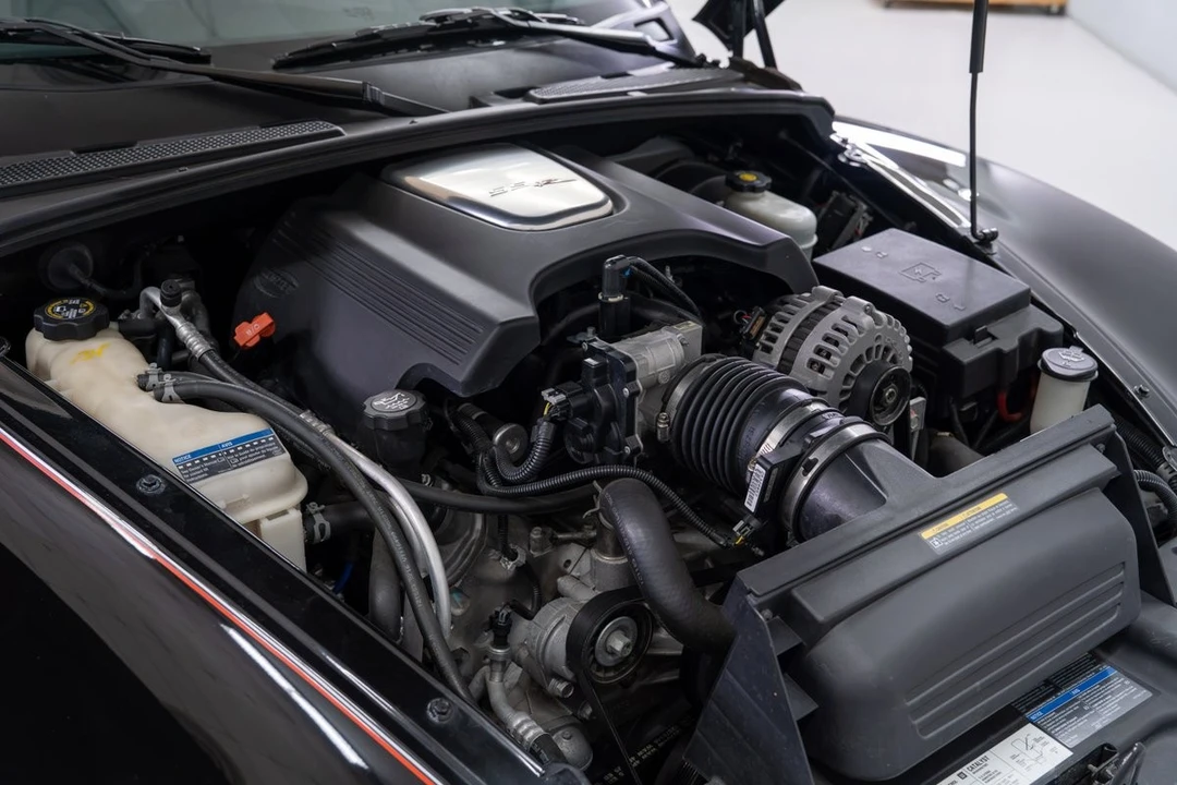 2004 Chevrolet SSR - Image 14 of 28