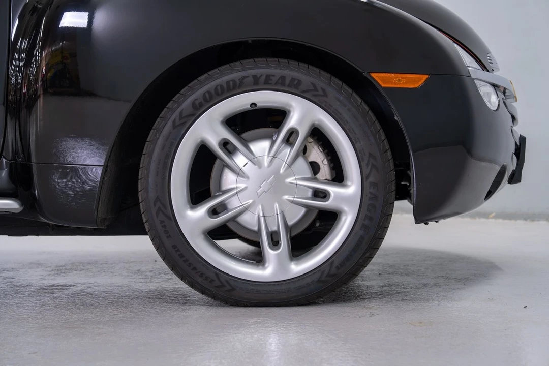 2004 Chevrolet SSR - Image 25 of 28