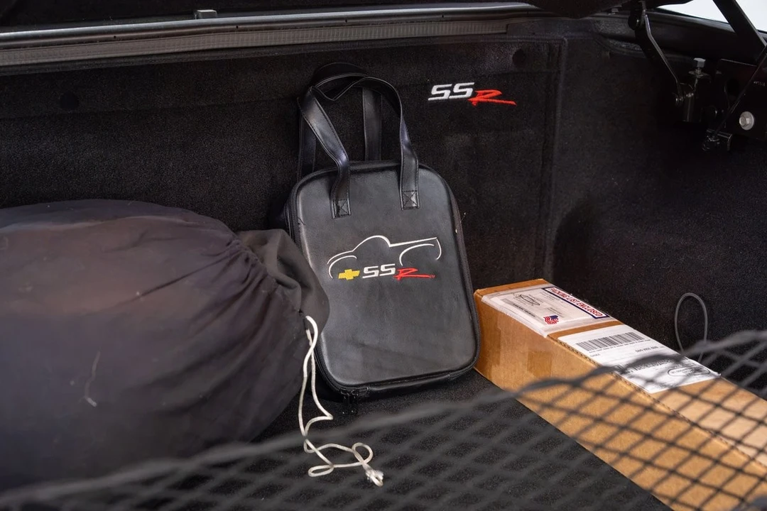 2004 Chevrolet SSR - Image 27 of 28
