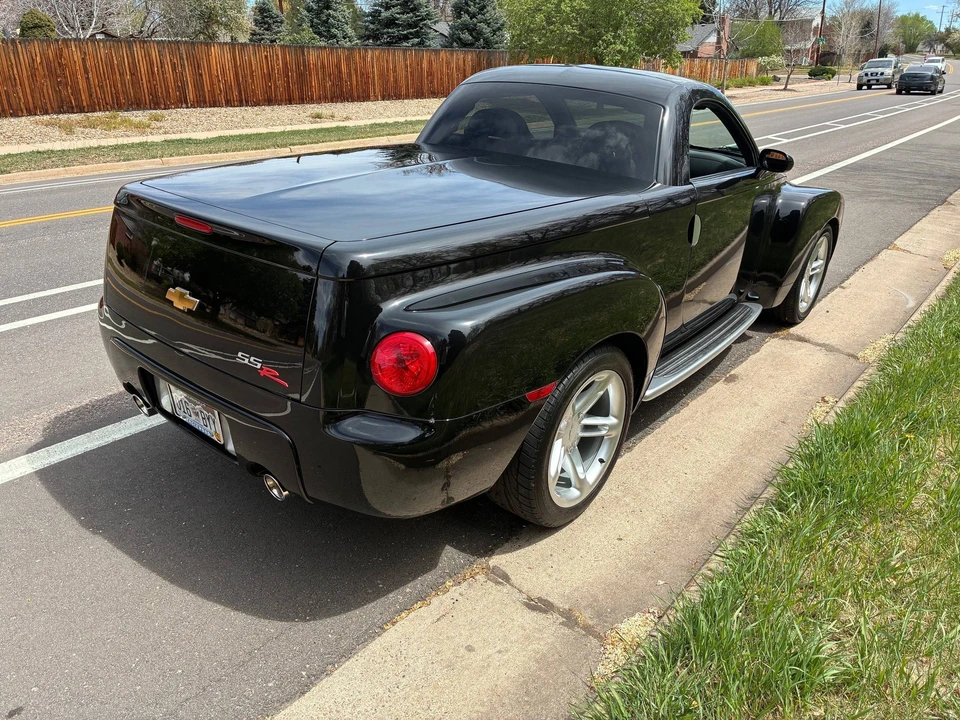2004 Chevrolet SSR - Image 11 of 31