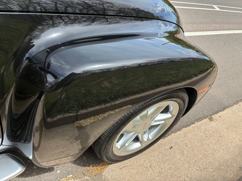 2004 Chevrolet SSR - Image 12 of 31