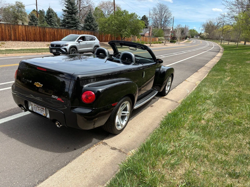 2004 Chevrolet SSR - Image 4 of 31