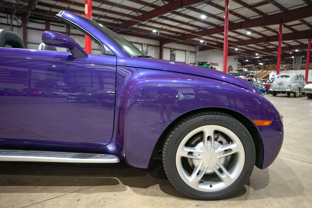 2004 Chevrolet SSR - Image 11 of 12