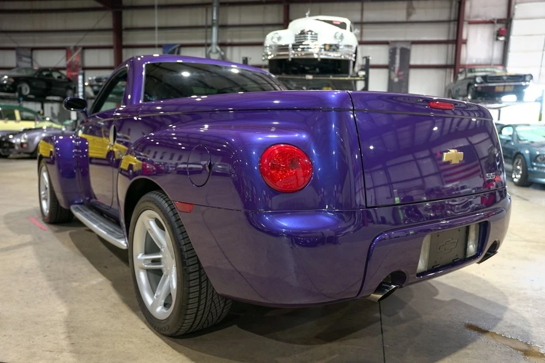 2004 Chevrolet SSR - Image 20 of 21