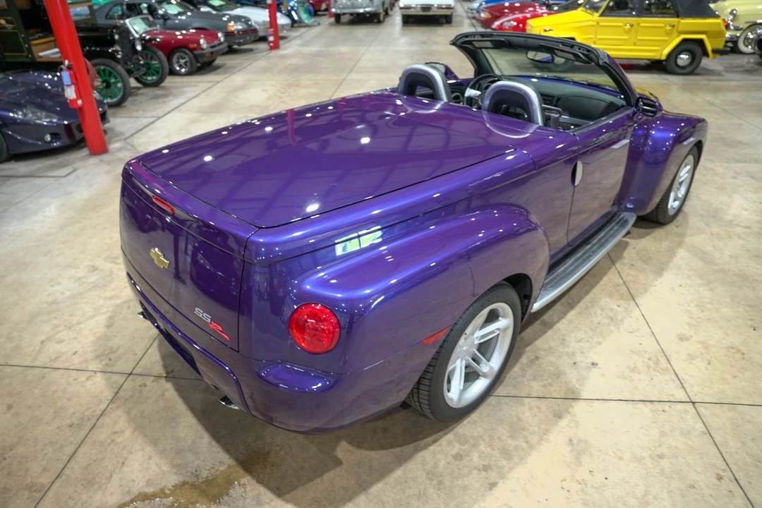 2004 Chevrolet SSR - Image 17 of 21