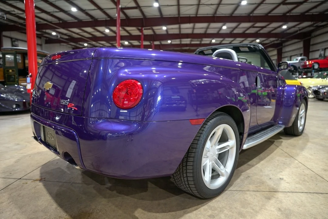 2004 Chevrolet SSR - Image 8 of 12