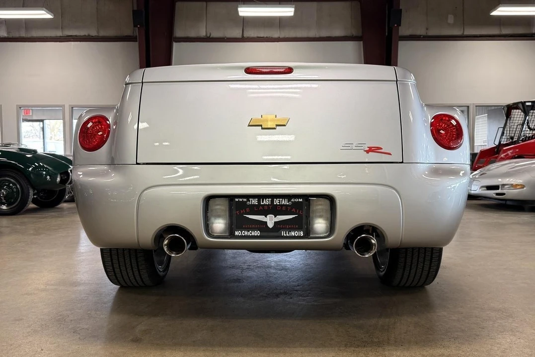 2004 Chevrolet SSR - Image 26 of 31