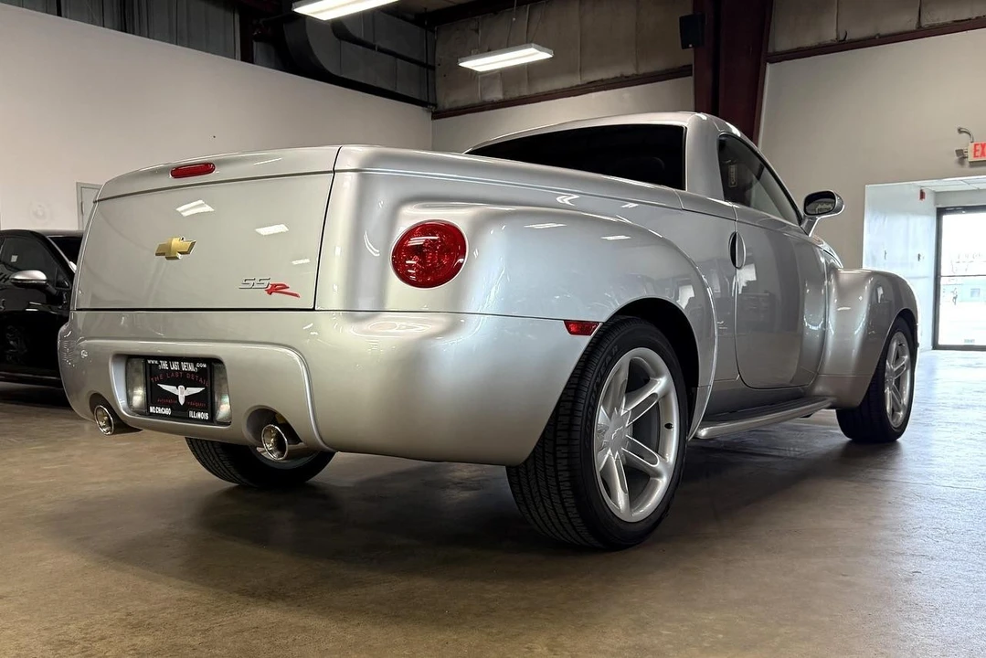 2004 Chevrolet SSR - Image 28 of 31