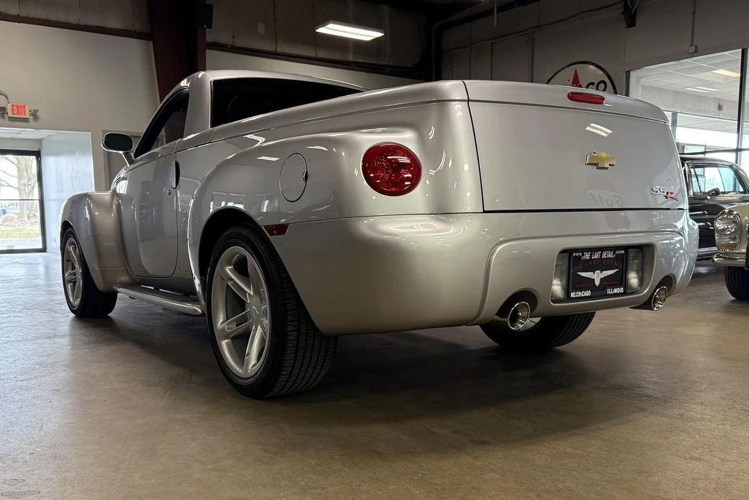 2004 Chevrolet SSR - Image 22 of 31