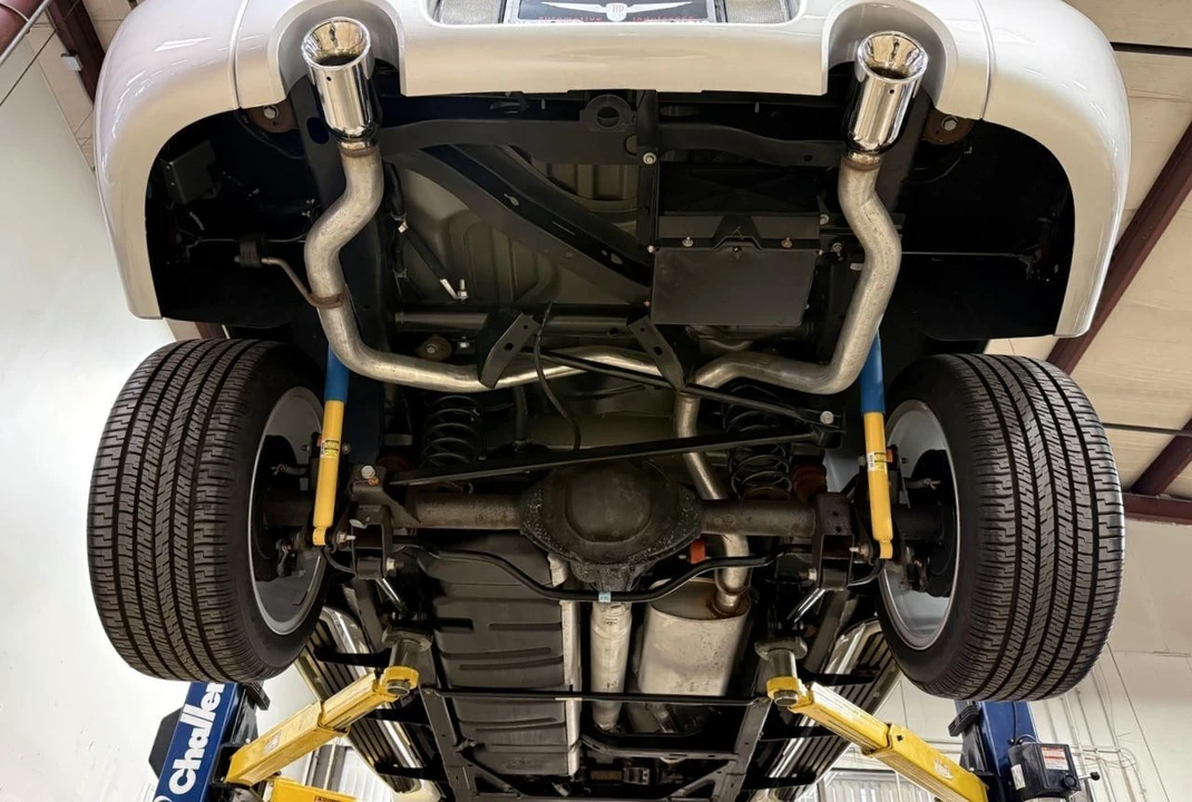 2004 Chevrolet SSR - Image 12 of 31