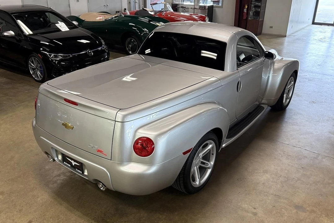 2004 Chevrolet SSR - Image 30 of 31