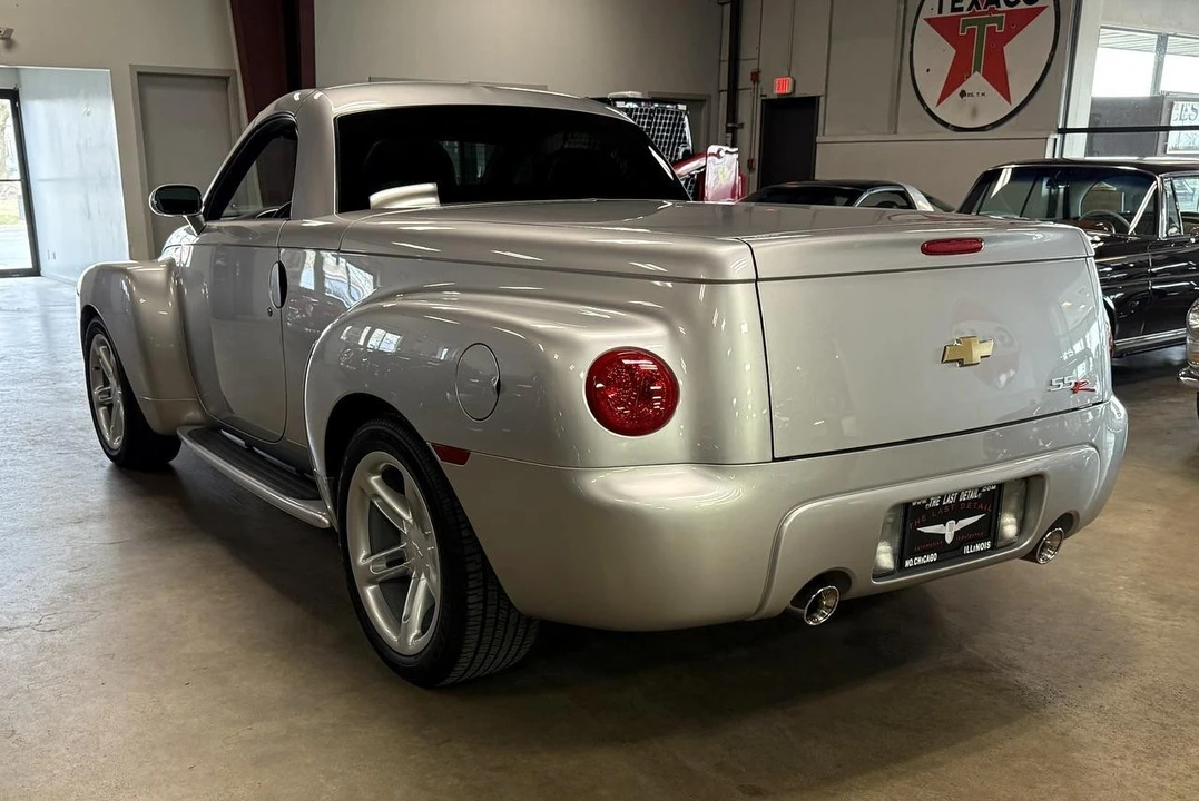2004 Chevrolet SSR - Image 24 of 31