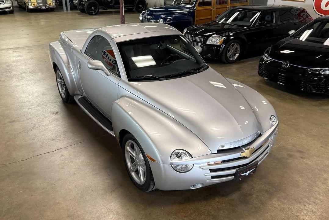2004 Chevrolet SSR - Image 15 of 31