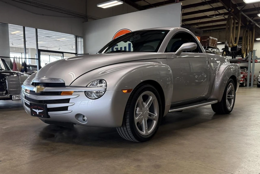 2004 Chevrolet SSR - Image 18 of 31