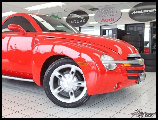 2004 Chevrolet SSR - Image 2 of 12