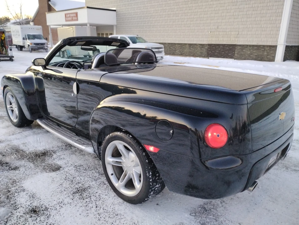 2004 Chevrolet SSR - Image 5 of 12