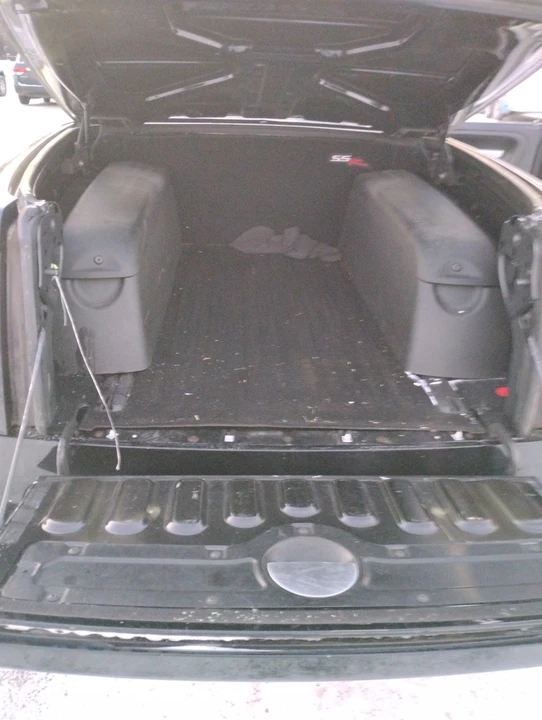 2004 Chevrolet SSR - Image 9 of 12