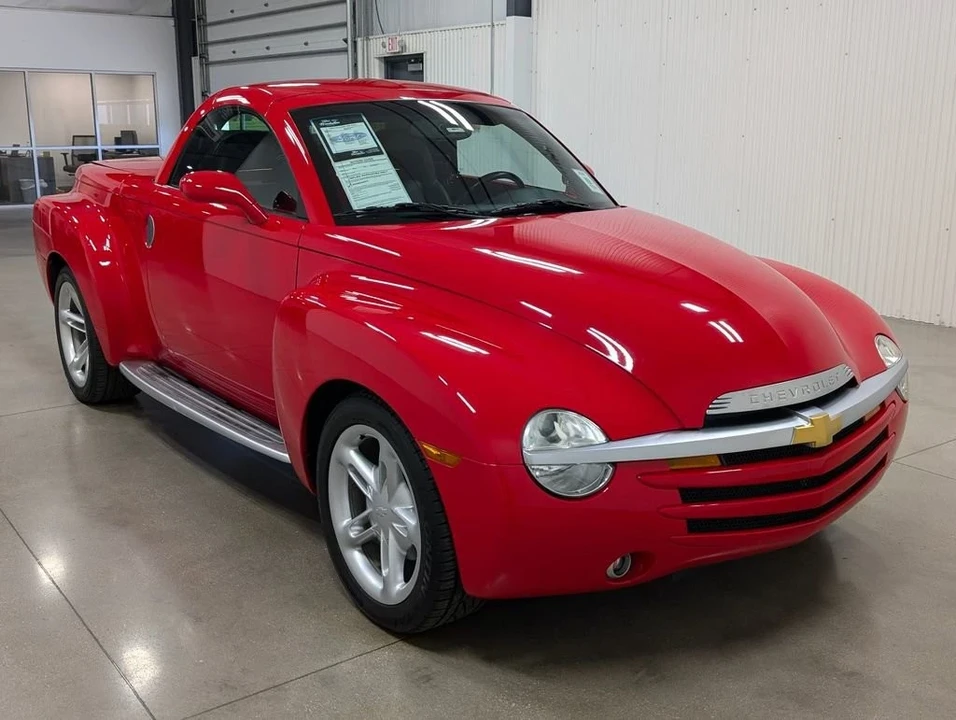 2004 Chevrolet SSR - Image 5 of 9