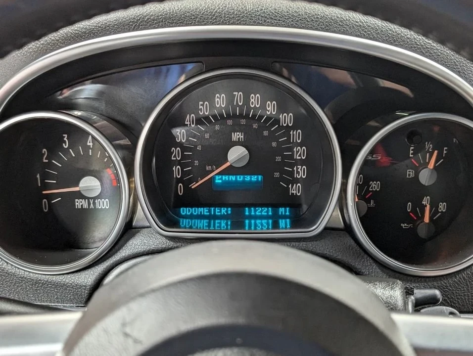 2004 Chevrolet SSR - Image 3 of 9