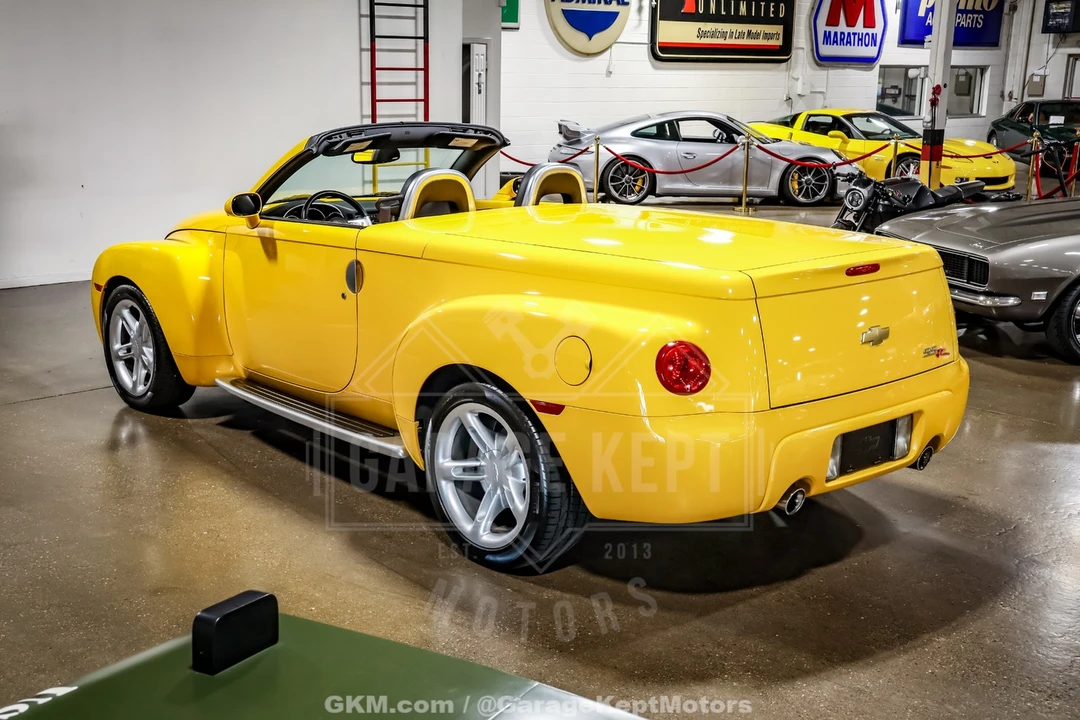 2004 Chevrolet SSR - Image 22 of 31