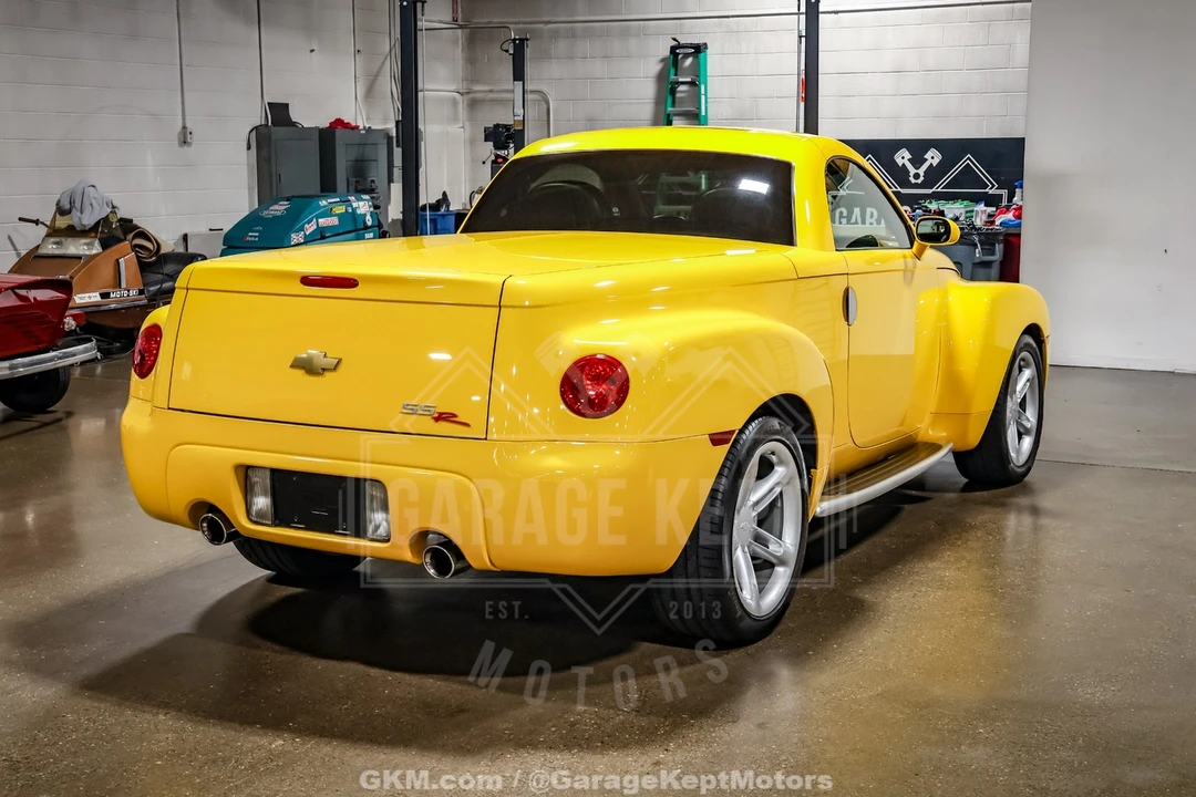2004 Chevrolet SSR - Image 8 of 31