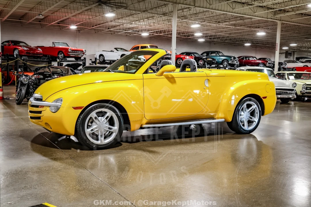2004 Chevrolet SSR - Image 20 of 31