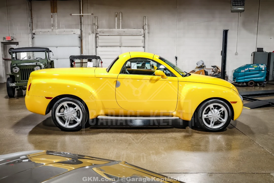 2004 Chevrolet SSR - Image 9 of 31