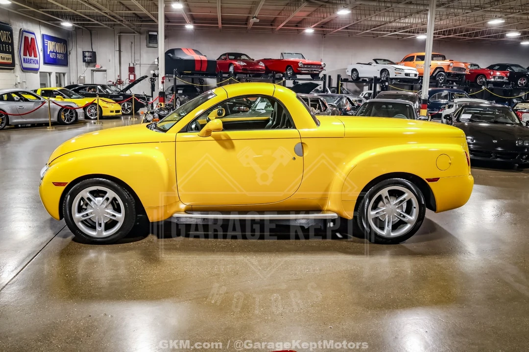 2004 Chevrolet SSR - Image 6 of 31