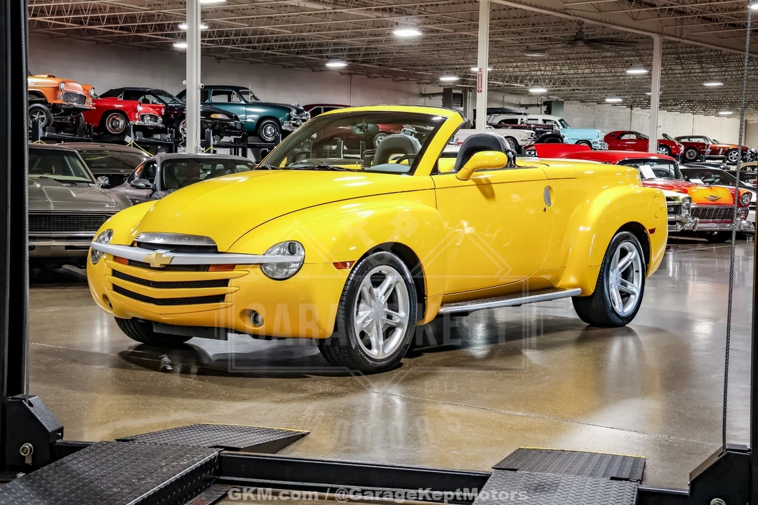 2004 Chevrolet SSR - Image 19 of 31