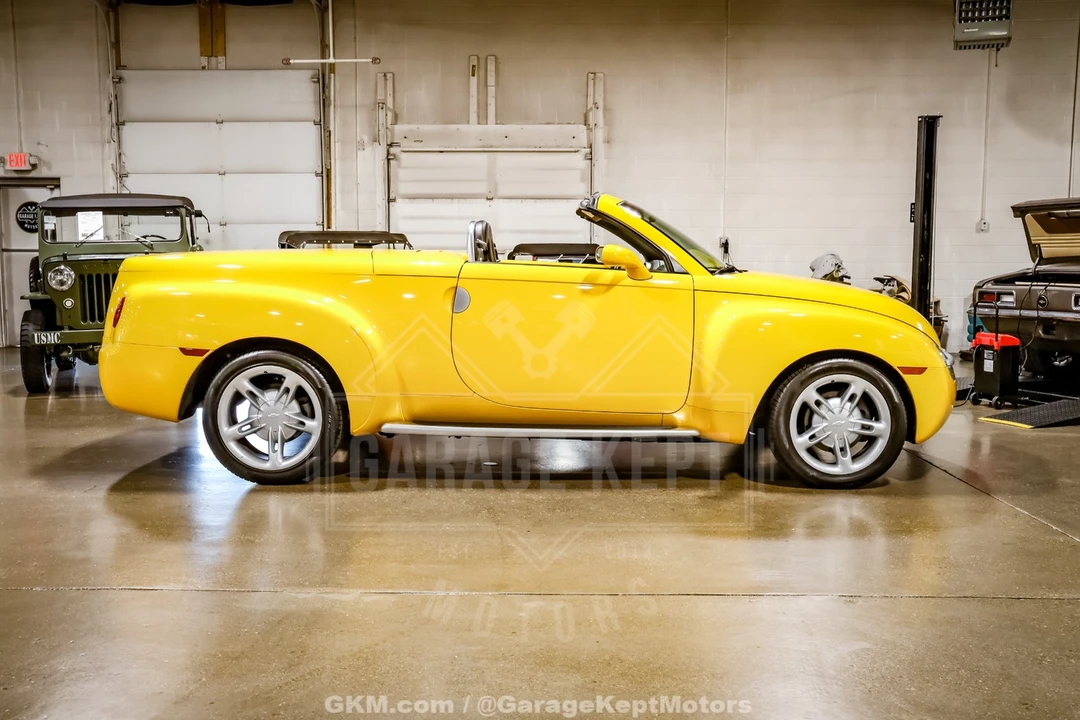 2004 Chevrolet SSR - Image 26 of 31