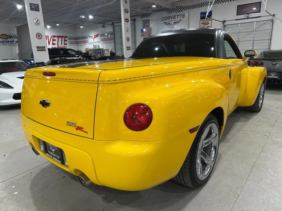 2004 Chevrolet SSR - Image 7 of 11