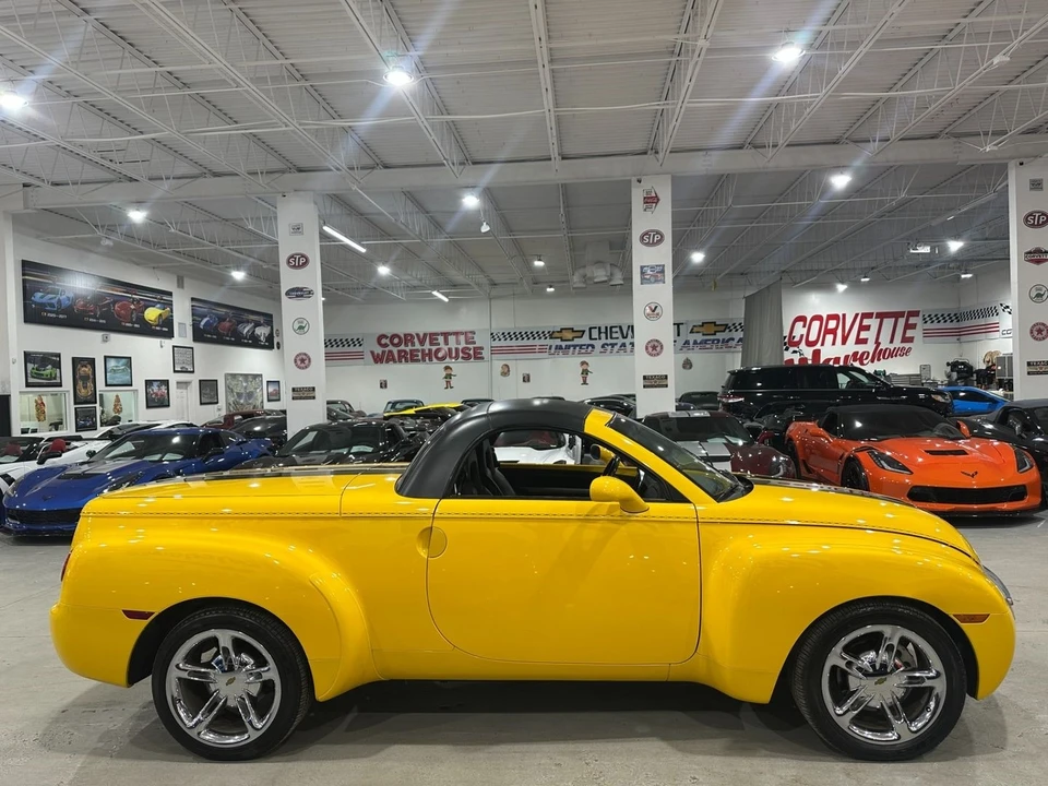 2004 Chevrolet SSR - Image 6 of 11