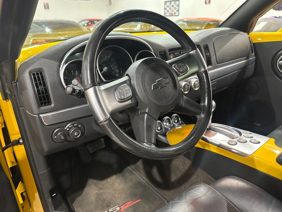 2004 Chevrolet SSR - Image 11 of 11