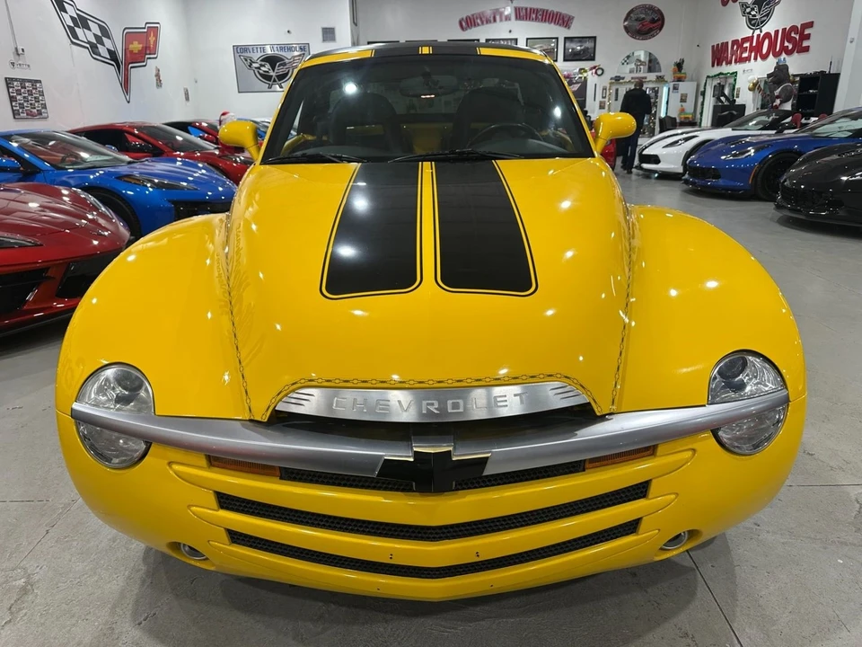 2004 Chevrolet SSR - Image 8 of 11