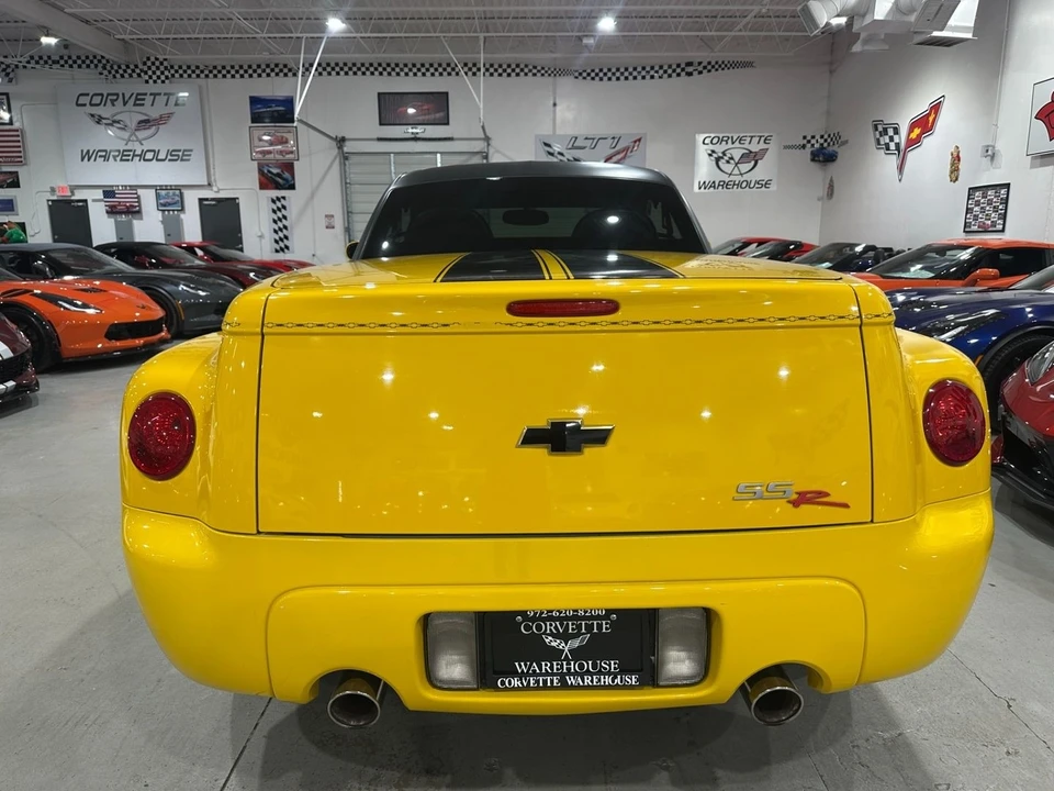 2004 Chevrolet SSR - Image 9 of 11