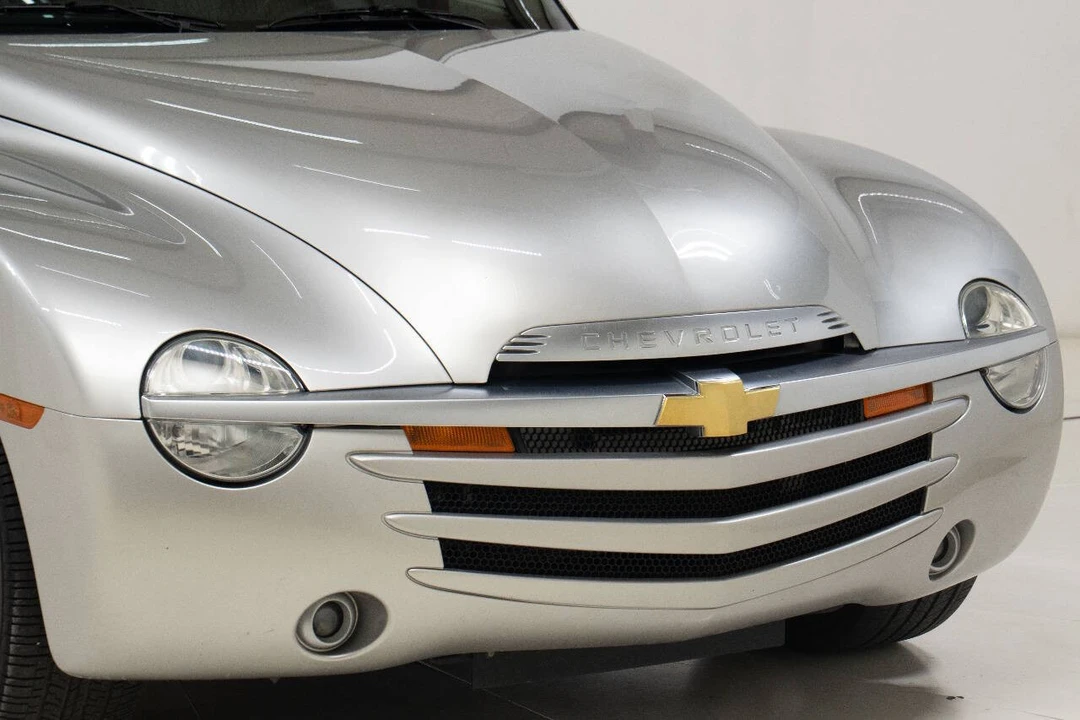 2004 Chevrolet SSR - Image 10 of 12
