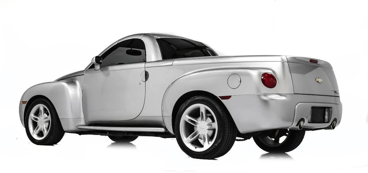 2004 Chevrolet SSR - Image 4 of 12