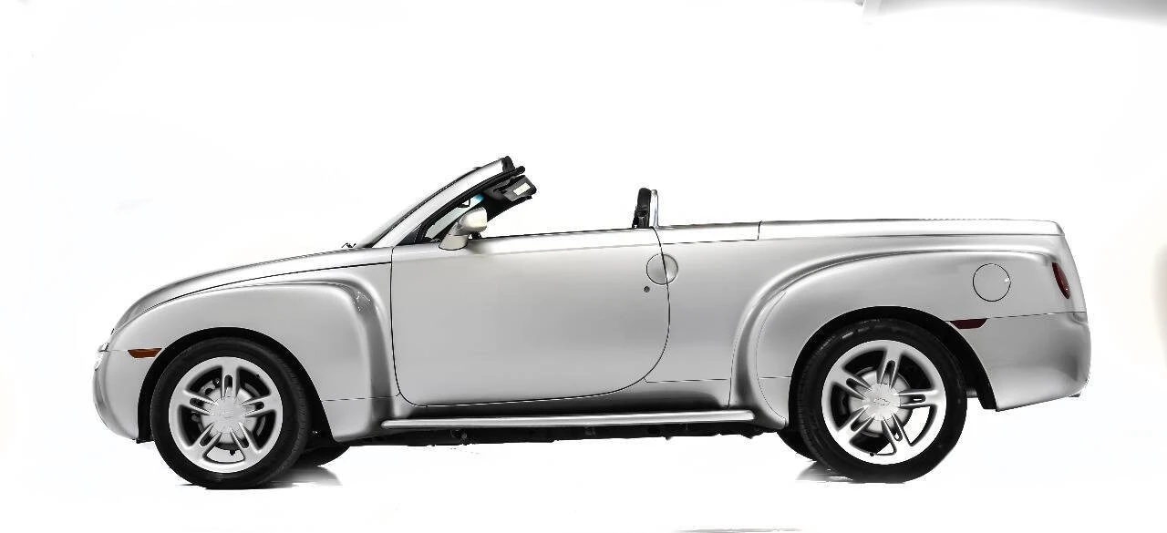 2004 Chevrolet SSR - Image 6 of 12