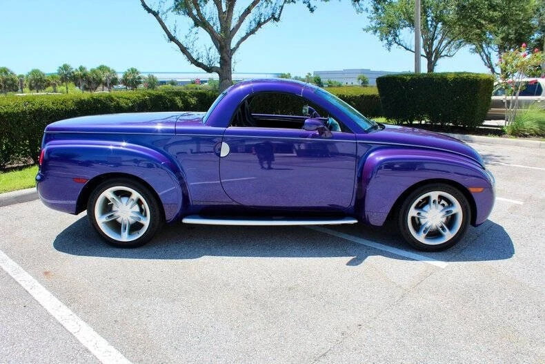 2004 Chevrolet SSR - Image 20 of 31
