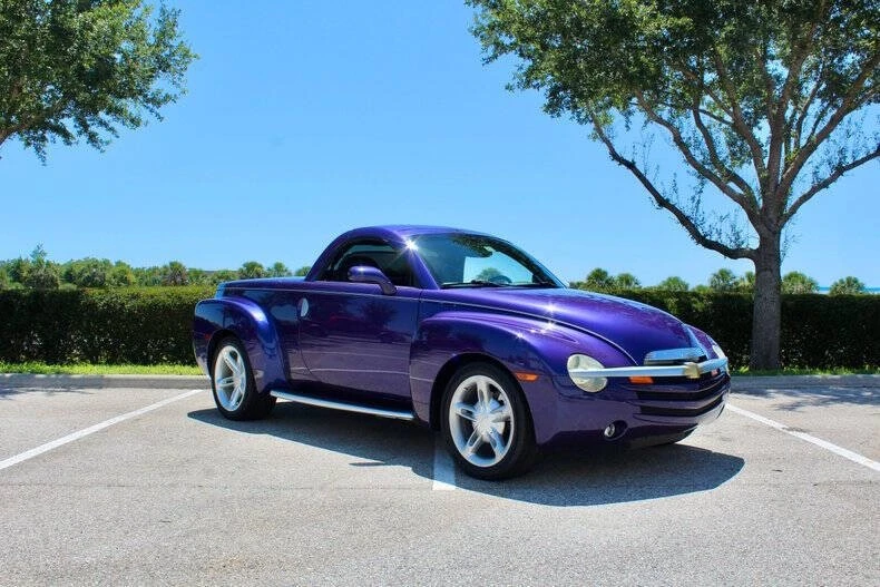 2004 Chevrolet SSR - Image 3 of 31