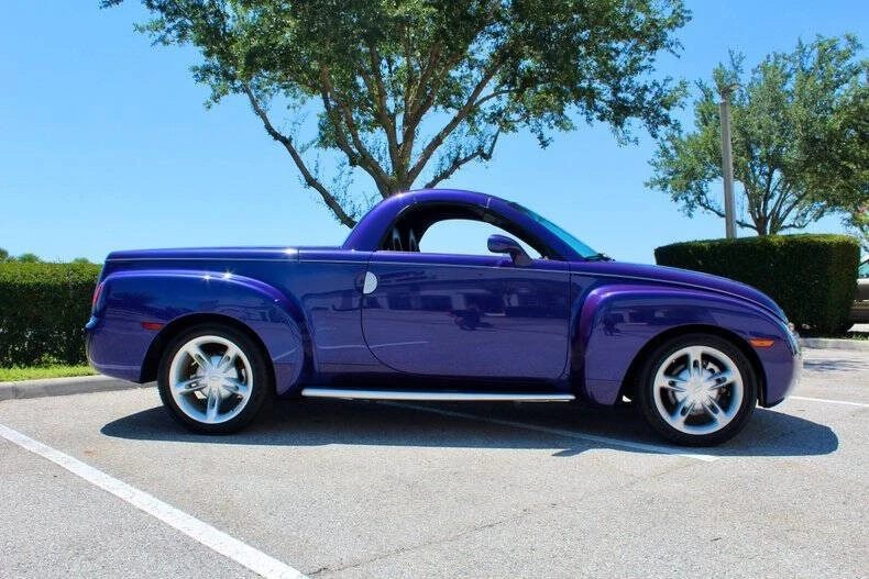 2004 Chevrolet SSR - Image 4 of 31
