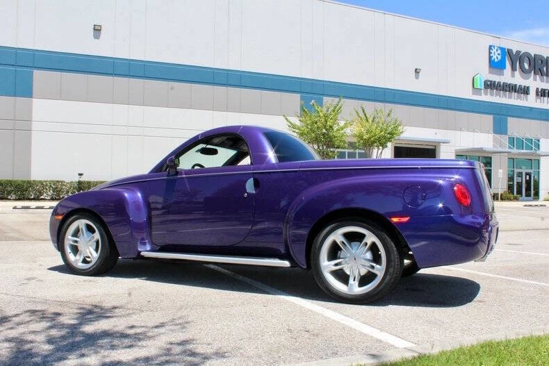 2004 Chevrolet SSR - Image 12 of 31