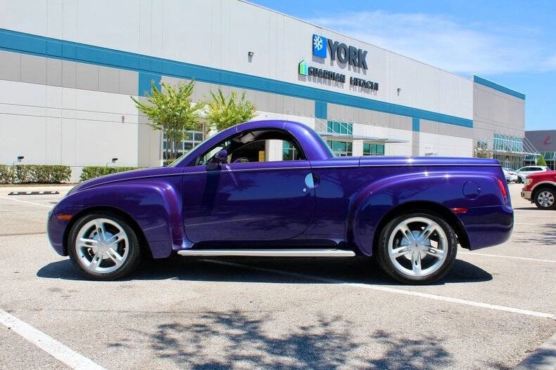 2004 Chevrolet SSR - Image 11 of 31